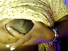 Hot Girl Desi Big Boobs Show...